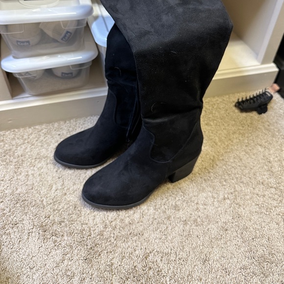 Knee high boots - Picture 4 of 6